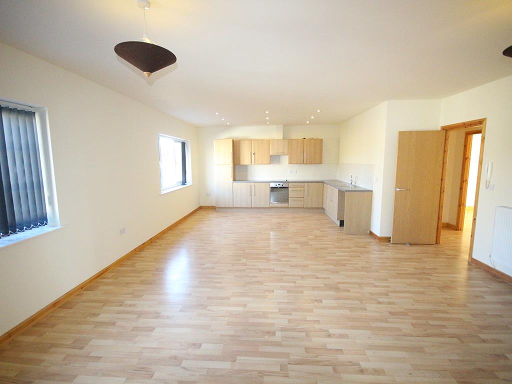 2 bedroom apartment For Sale in Colne - IMG_1358.jpg